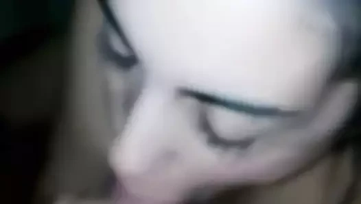 Az önce tanıştığım seksi milf sikimi emmek için geldi!