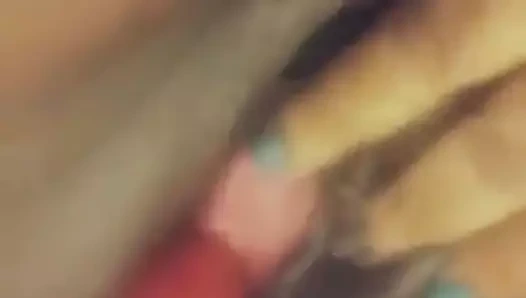 Benim için gösteriş yapıyor
