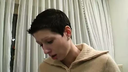 Bir ince Alman civciv seviyor dildoing ona ıslak kedi delik