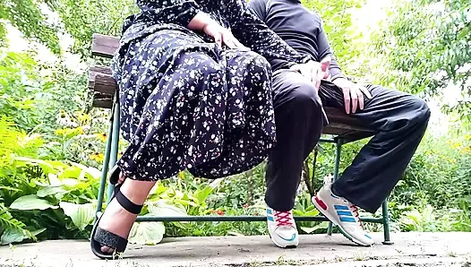 Olgun iri güzel kadın seksten önce beni eğitiyor