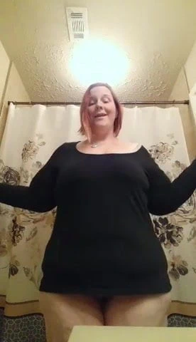 Bbw bana onu jiggling phat kıçını gönderiyor