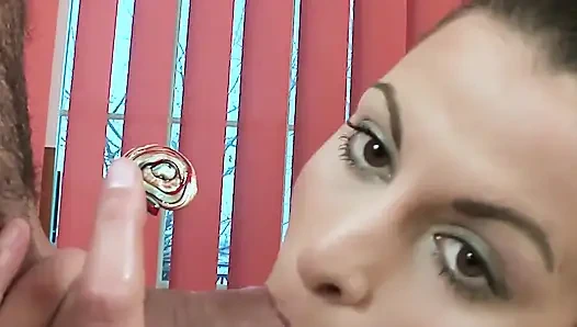 Pussie Sweets sahne 2_brunette bikinili genç layla büyük yarak ve şeker tarafından sikiliyor