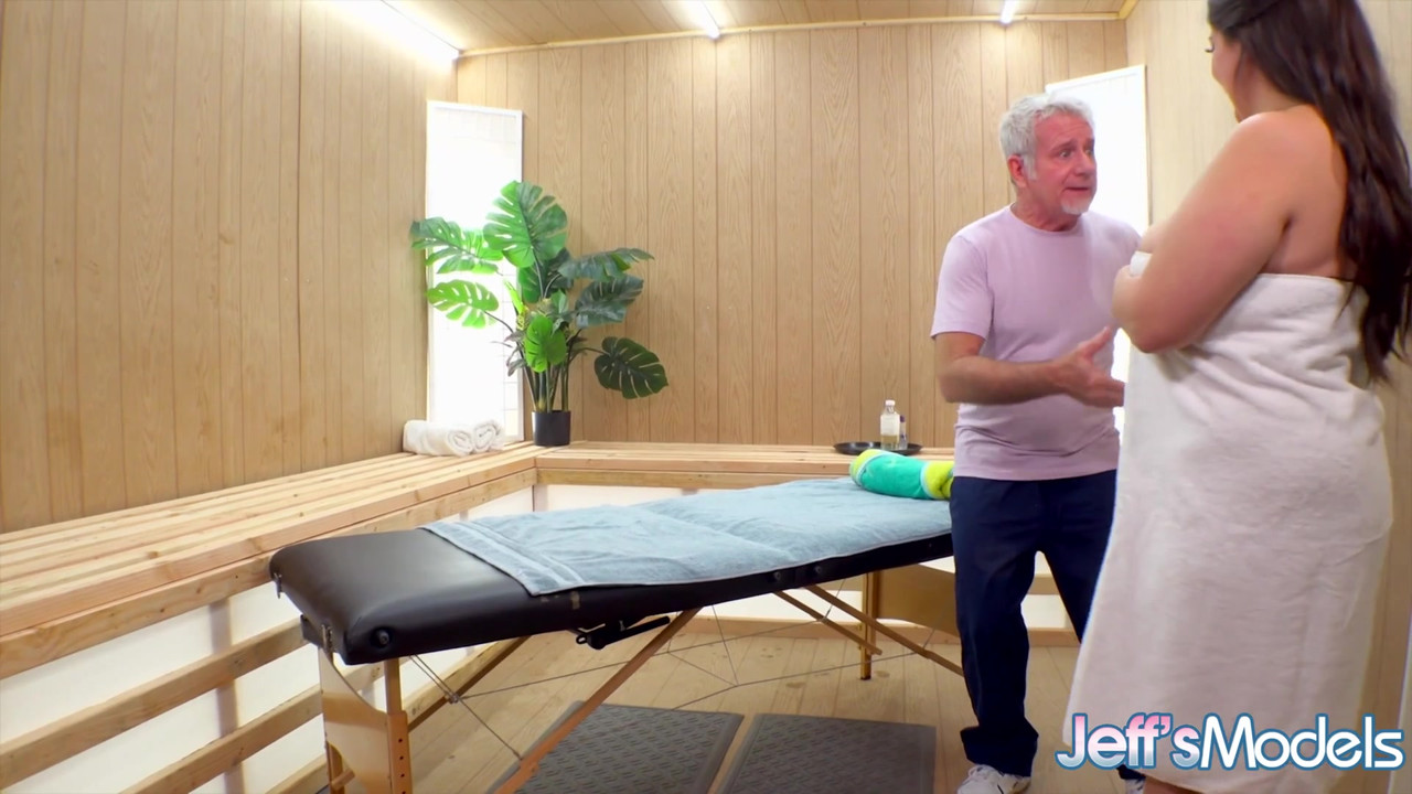 Hot BBW Remi Ferdinand Has Her Hairy Pussy Rubbed Good by The Masseur