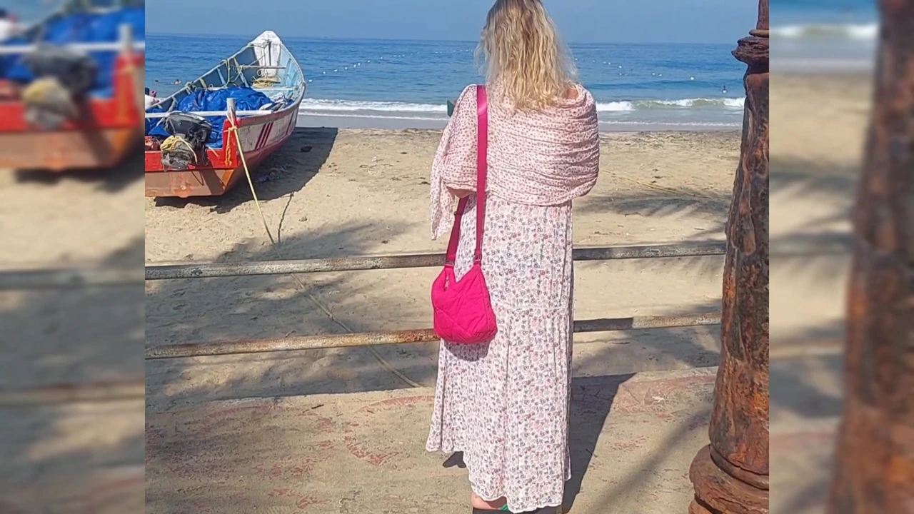Amateur Blonde Mature Wife Enjoys Naked Sex After Walking