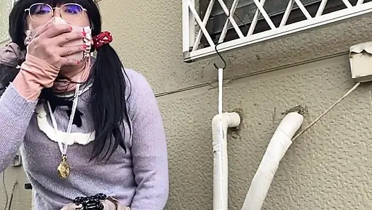 No117 Hiding in the shadow of a neighbor's house and masturbating