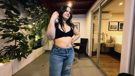 Dans, Çalkalama, Çırpınma ve Büyük, Yuvarlak, Şişkin, Sıkı Bir Göbek!