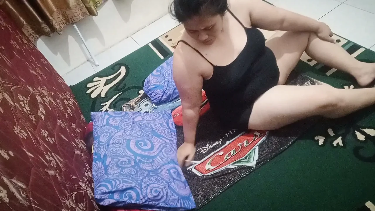 (Part 1) Horny chubby aunt wants to be fucked