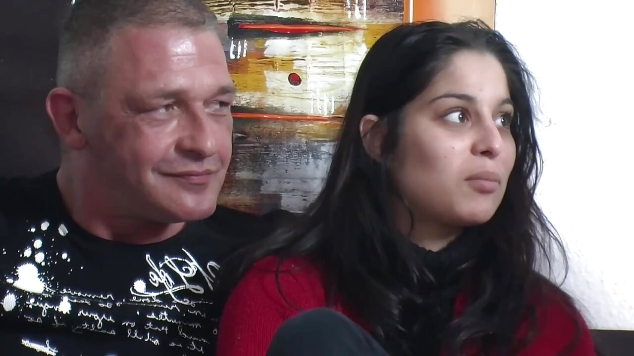 Alman masum öğrenci öğleden sonra sapık çiftle