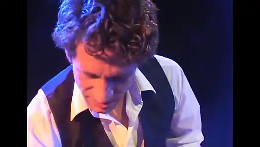 Seksi sarışın götten seviyor