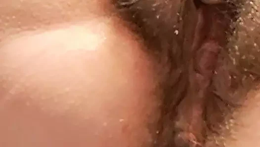 Üvey anne açmak için anal parmaklıyor, çok kapalı