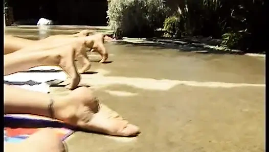 Şanslı adam sert yarağını iki hatuna emdiriyor