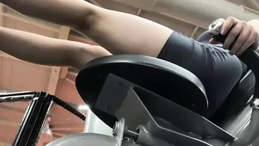 Jucielussie spor salonu egzersiz seansı