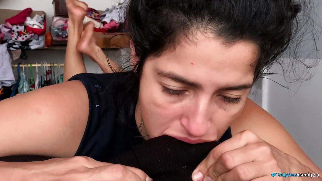 Yarağımı emmeyi bırakmıyor, dili ve ağzı dölüm için mükemmel bir yer