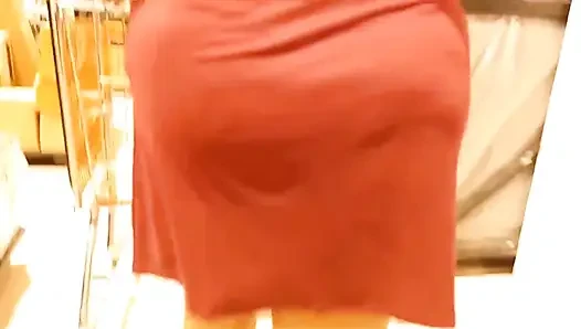Hamile bir bayanla ticari mağazada alışveriş yapıyor (xvideos red'de tam sürüm