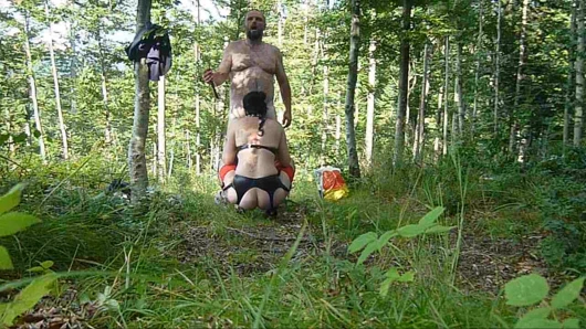 Üvey oğul üvey annesini büyük yarağıyla sikiyor