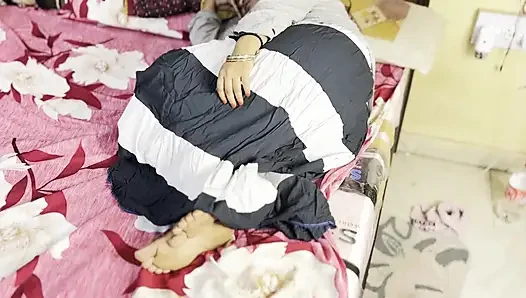 Kayınpeder gelinini sikiyor tam gece sert tutkulu seks