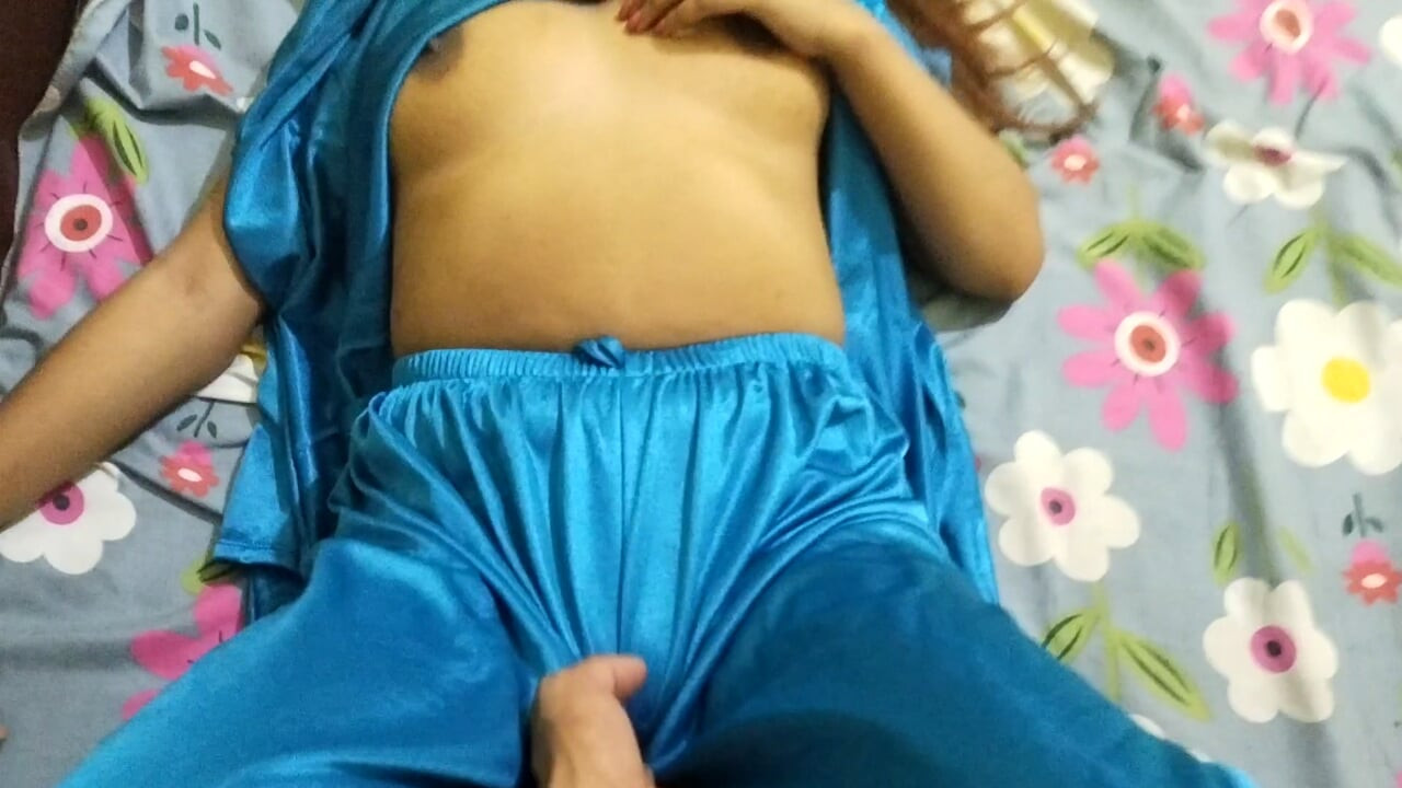 Reshma'nın tam xxx video suyu kayınbiraderi tarafından dışarı çıktı