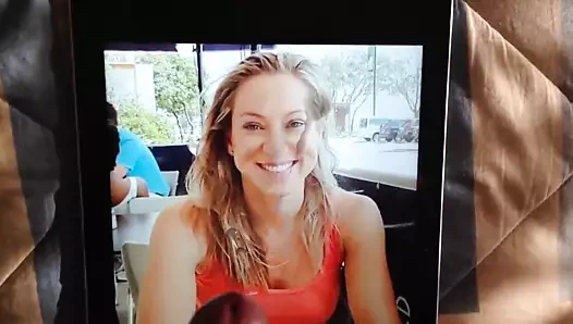 Lucinda'ya saygı duruşu