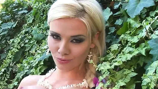 Amatör amcığın muhteşem ıslak deliği majestic direğe nüfuz için geniş açıyor
