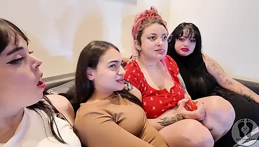 Dört kız lolipop sakız çiğneme fetişi öpüşme yalama