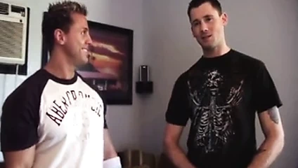 B n d mastürbasyon yapıyor