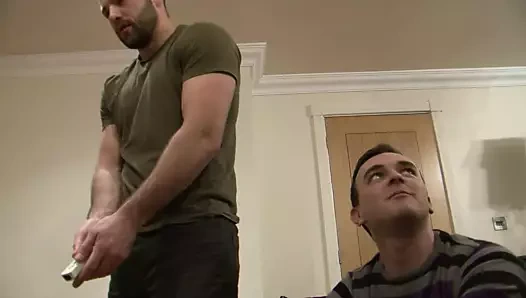 Kirli fikirli üvey kardeşin kız kardeşiyle bir sırrı var - İngiliz aile tabusu