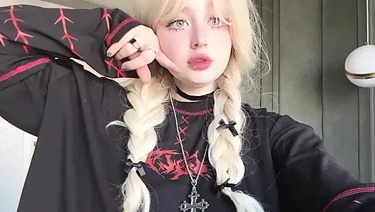 Taytlarıma boşalıp ağzını gerçek fışkırtmayla doldurabilir miyim? Ateşli genç gotik kız seni görüntülü arıyorum