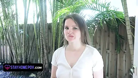 Üniversiteli kız Eliza Eves'in karantina sırasında sığınağa ihtiyacı var ve istediğimi yapacak