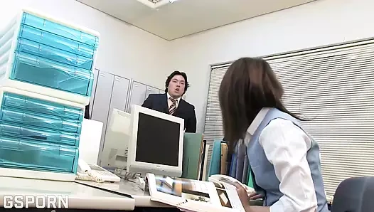 Ofiste jav üçlü seks yeni Japon sekreteri sikiyor