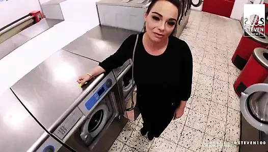 Tombul orta yaşlı seksi kadın edepsiz priscilla açık havada sert sikilmeyi seviyor! StevenShame