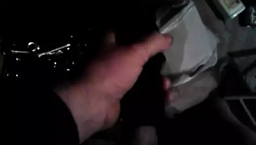 Travis alır bir oral seks