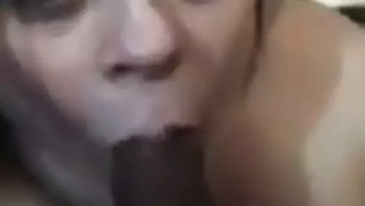 Masaj terapisti başka bir adamla eğleniyor