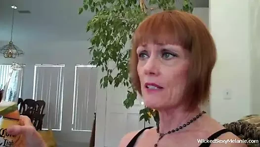 Bir çok arasında boşalmak için amatör büyükanne