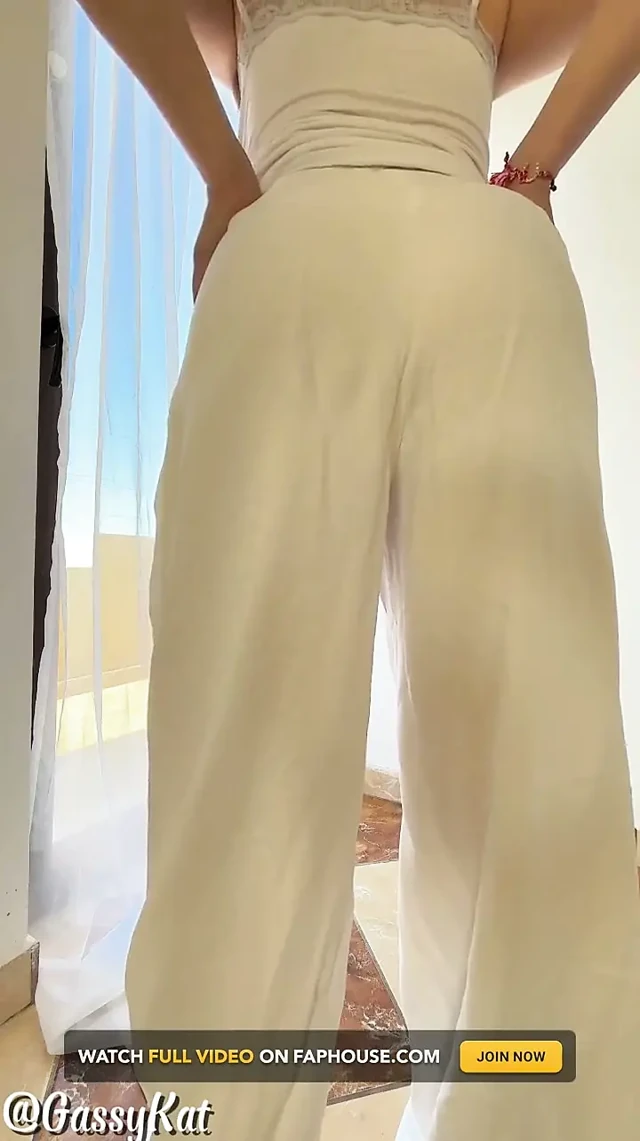 Beyaz pantolonlu tombul osuruklar
