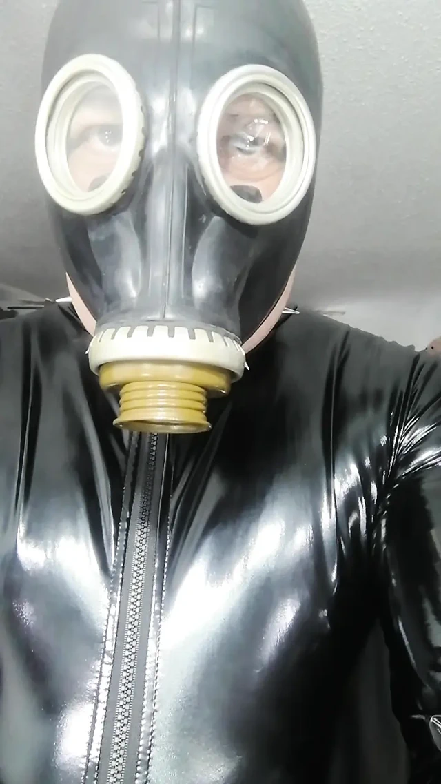 Mask Gas lateks catsuite