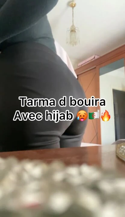 Bouira'dan Niyaka evde tesettürlü