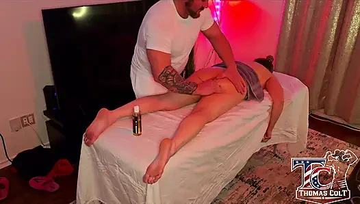 Pawg orta yaşlı seksi kadın erotik masajdan sonra sikiliyor ve dölleniyor!