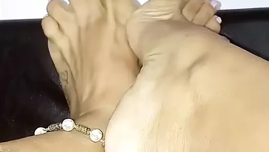 Dominik kız olgun ayaklar