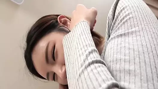 Alan, Japonlarda iyi olan Koreli amatör kız.