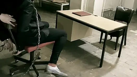 Dominatrix sahibe April - hücre 45 Nisan hapishanesi, bölüm 1