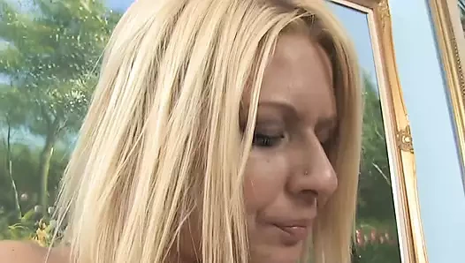 Ekstrem lezbo belden bağlamalı sikiş