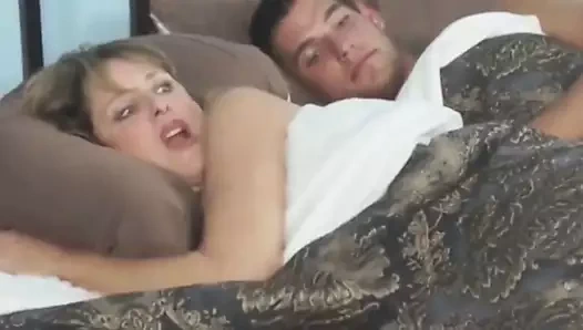 Üvey anne ile yatak paylaşımı