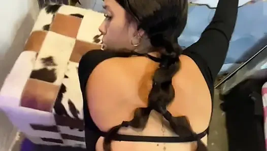 Ücret için geldi ve ben de ona ödeme yapabilmek için götünü verdim