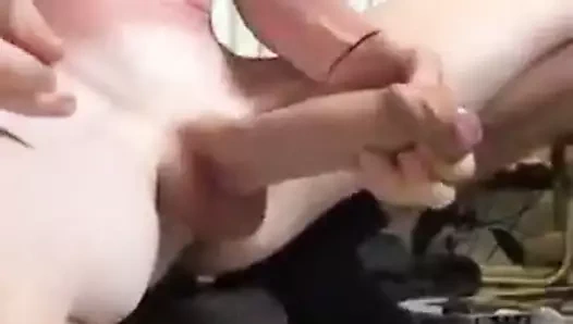 İsveçli twink mastürbasyon kapalı bir dev çük