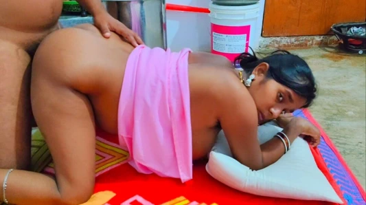 Hintli seks - köylü çekçek çekenin karısı ve baldızın erkek arkadaşı seksi filmler