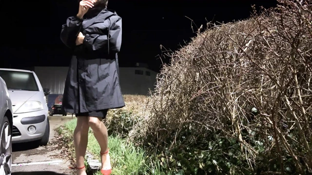 Transparan vücutlu transeksüel mit seksi higheels