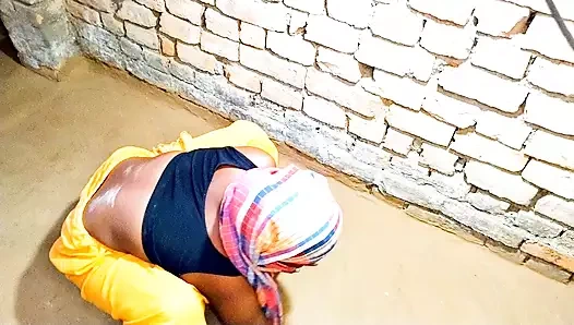 Hizmetçi yenge ile ilk kez anal seks