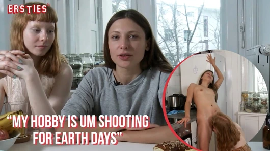 Ersties - seksi talia kızıl saçlı güzel Bonnie'nin amını yalıyor ve buzla şımartıyor