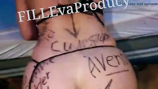 Mazy Kinn kendine saygı duymadan siyah kalemle meta olarak aşağılıyor