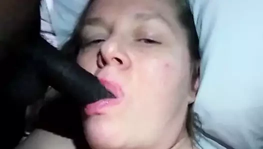 Maça kraliçesi tüm sikleri sallıyor